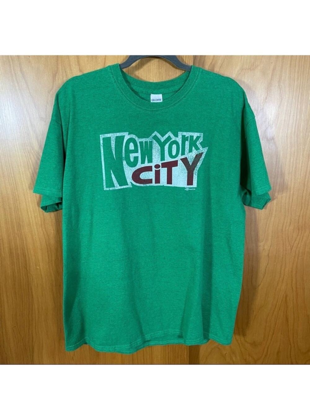 Gildan, New York City Graphic T-Shirt. Mtn Dew Design. Size XL